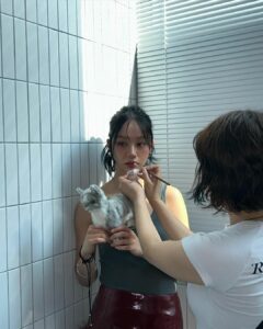 Hyeri behind-the-scene photos for a photoshoot as posted on her Instagram